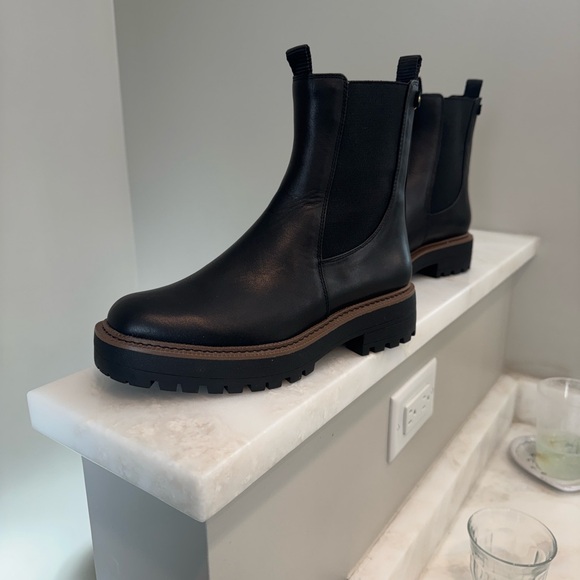 Sam Edelman Laguna Chelsea Black Ankle Booties - Picture 2 of 7